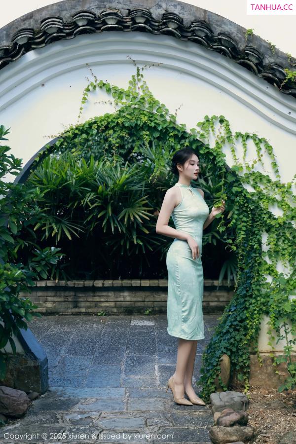 [XiuRen]高清写真图 2025.07.11 No.10538 南乔 绿色旗袍